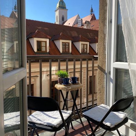 Audrey Hepburn Apartment Old Town Air Conditioned Bratislava Ngoại thất bức ảnh