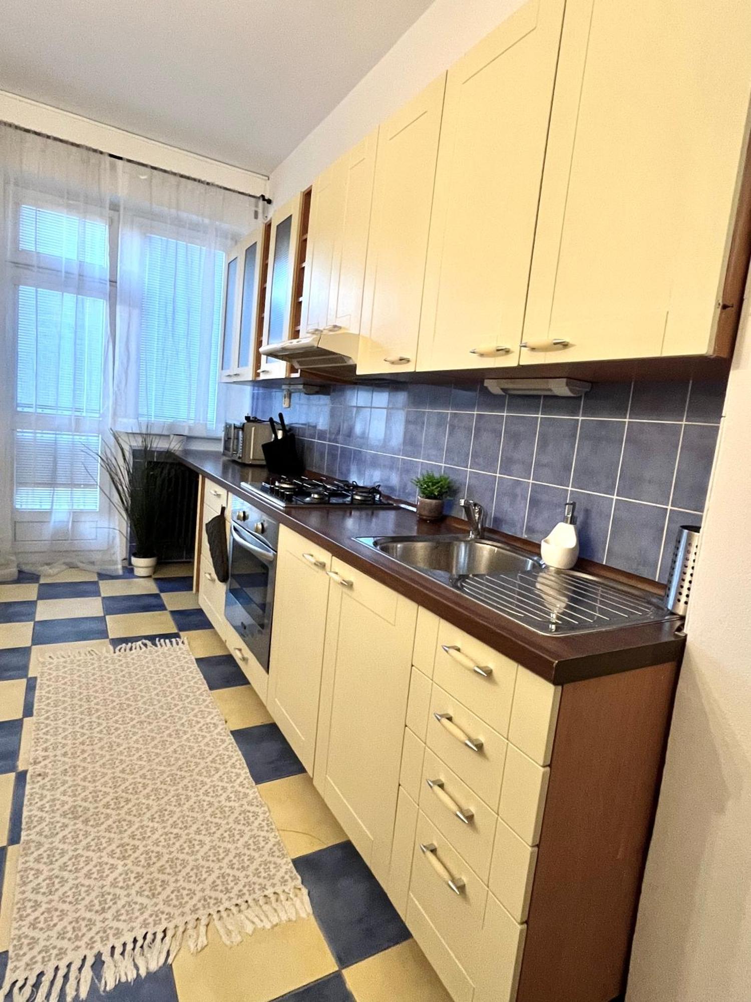 Audrey Hepburn Apartment Old Town Air Conditioned Bratislava Ngoại thất bức ảnh