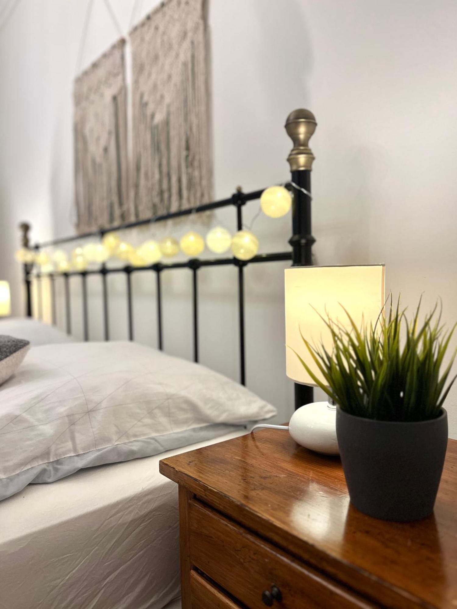 Audrey Hepburn Apartment Old Town Air Conditioned Bratislava Ngoại thất bức ảnh