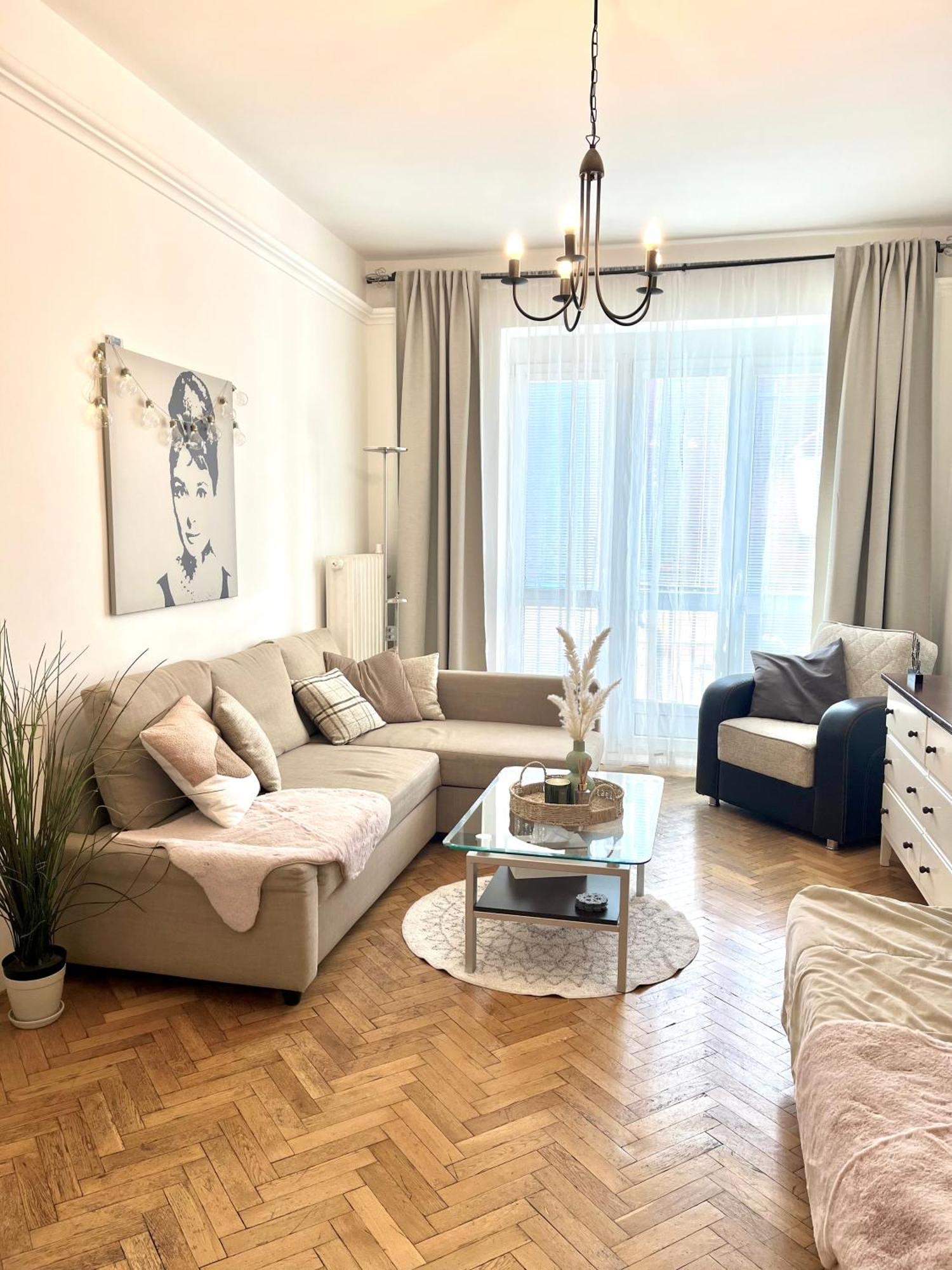 Audrey Hepburn Apartment Old Town Air Conditioned Bratislava Ngoại thất bức ảnh
