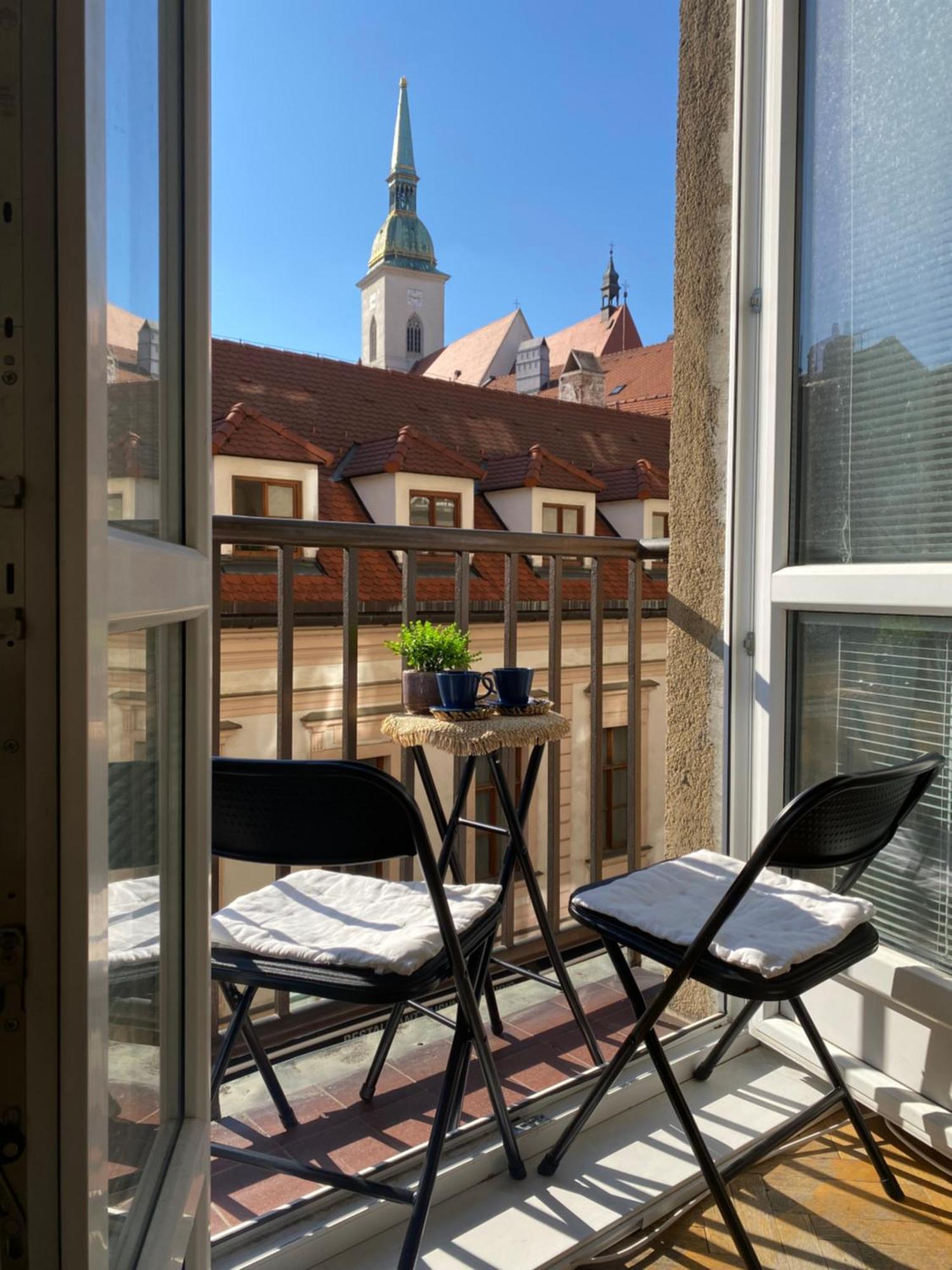 Audrey Hepburn Apartment Old Town Air Conditioned Bratislava Ngoại thất bức ảnh